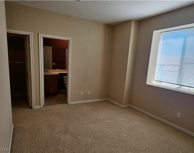 9116 Hampstead Avenue - Photo Thumbnail 14