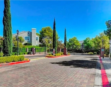 9116 Hampstead Avenue - Photo Thumbnail 42