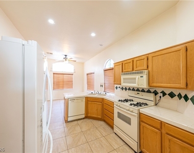 912 Midpride Street - Photo Thumbnail 5