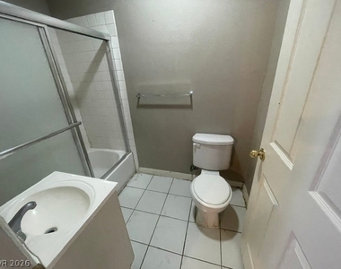 331 S 9th Street - Photo Thumbnail 3