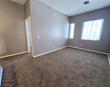 3759 Funston Way - Photo Thumbnail 14