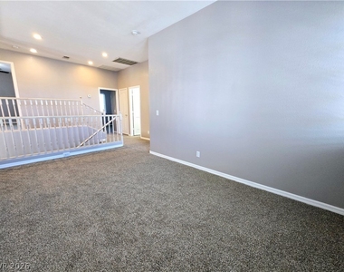 3759 Funston Way - Photo Thumbnail 12
