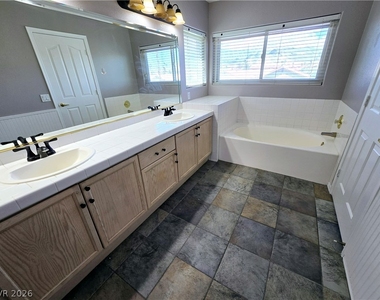 3759 Funston Way - Photo Thumbnail 7
