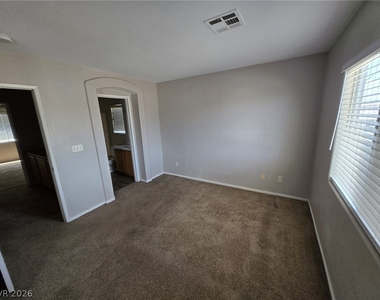 5270 Paradise Skies Avenue - Photo Thumbnail 9
