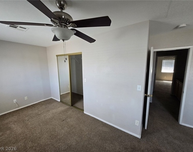 5270 Paradise Skies Avenue - Photo Thumbnail 10