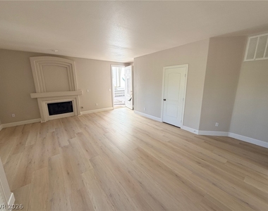 7605 Rolling View Drive - Photo Thumbnail 3