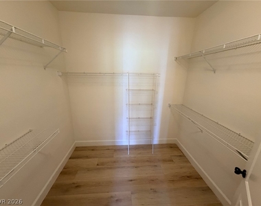 7605 Rolling View Drive - Photo Thumbnail 16