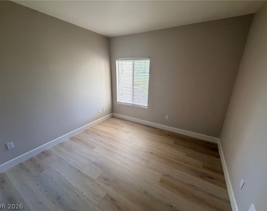 7605 Rolling View Drive - Photo Thumbnail 21