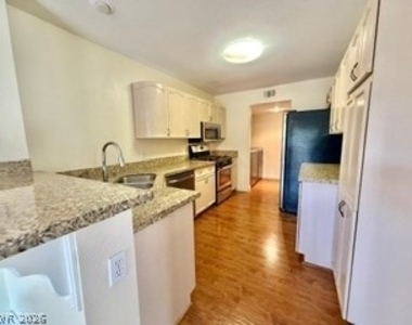 7744 Almeria Avenue - Photo Thumbnail 8