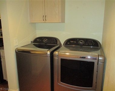 7744 Almeria Avenue - Photo Thumbnail 12