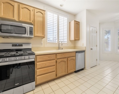 499 Elm Hollow Court - Photo Thumbnail 14