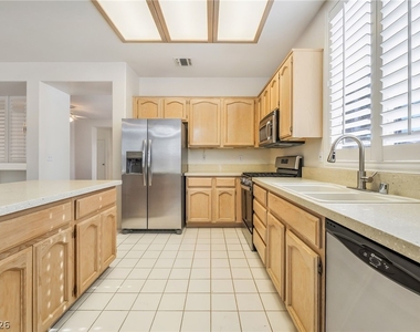 499 Elm Hollow Court - Photo Thumbnail 16