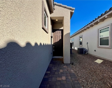 116 Ibiza Lake Drive - Photo Thumbnail 11