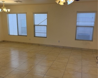9764 Sedona Shrine Avenue - Photo Thumbnail 2