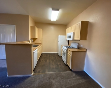 8250 N Grand Canyon Drive - Photo Thumbnail 8