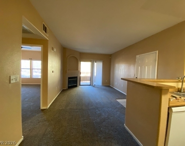 8250 N Grand Canyon Drive - Photo Thumbnail 4