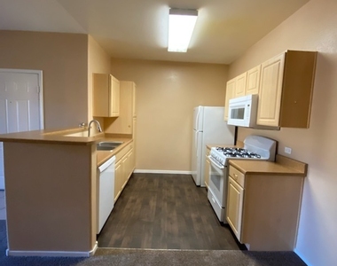 8250 N Grand Canyon Drive - Photo Thumbnail 7