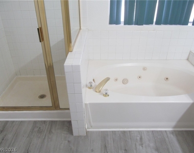 3982 Round Wood Street - Photo Thumbnail 20