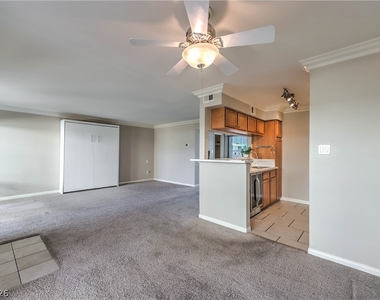 714 Oakmont Avenue - Photo Thumbnail 5