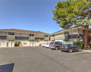 714 Oakmont Avenue - Photo Thumbnail 15