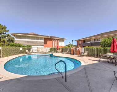 714 Oakmont Avenue - Photo Thumbnail 24