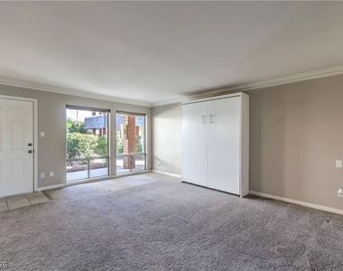 714 Oakmont Avenue - Photo Thumbnail 8