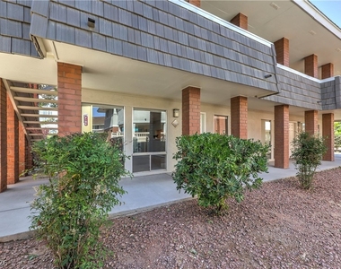 714 Oakmont Avenue - Photo Thumbnail 1