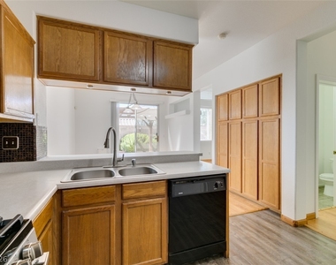 2760 Saigon Drive - Photo Thumbnail 30
