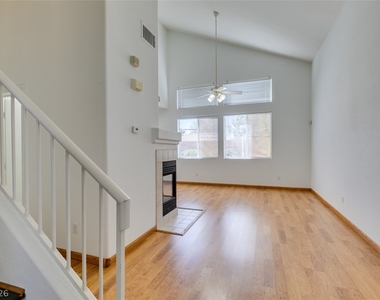 2760 Saigon Drive - Photo Thumbnail 3