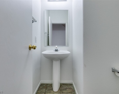 2760 Saigon Drive - Photo Thumbnail 31