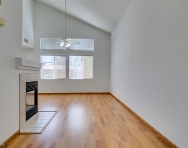2760 Saigon Drive - Photo Thumbnail 5