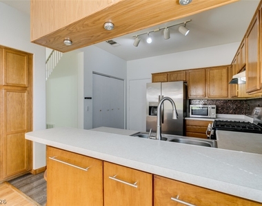 2760 Saigon Drive - Photo Thumbnail 24