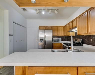 2760 Saigon Drive - Photo Thumbnail 25