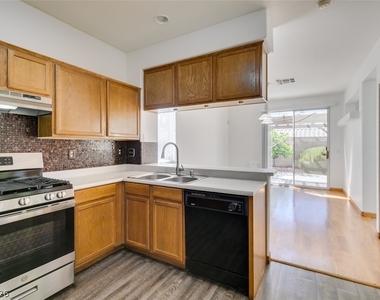 2760 Saigon Drive - Photo Thumbnail 29