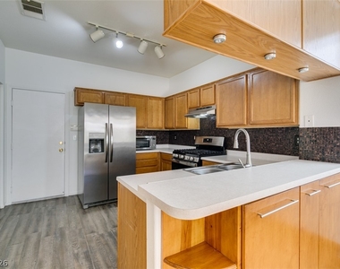 2760 Saigon Drive - Photo Thumbnail 26