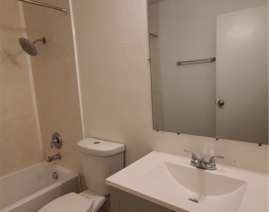 3117 E Carey Avenue - Photo Thumbnail 15