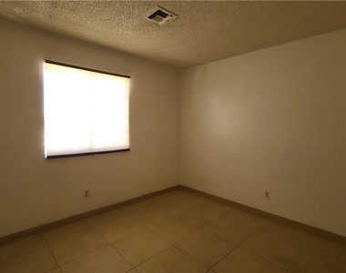 3117 E Carey Avenue - Photo Thumbnail 16