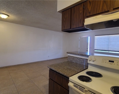 3117 E Carey Avenue - Photo Thumbnail 6