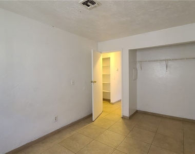 3117 E Carey Avenue - Photo Thumbnail 12