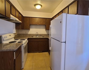 3117 E Carey Avenue - Photo Thumbnail 5