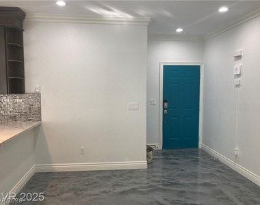 9050 W Warm Springs Road - Photo Thumbnail 7