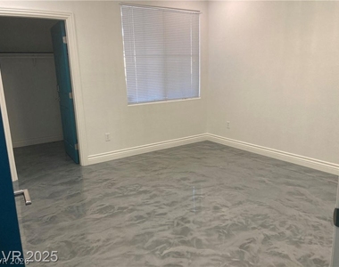9050 W Warm Springs Road - Photo Thumbnail 17