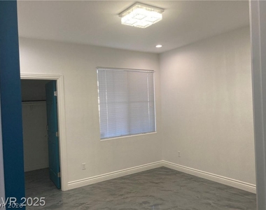 9050 W Warm Springs Road - Photo Thumbnail 19