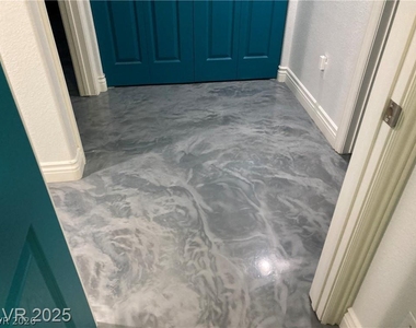 9050 W Warm Springs Road - Photo Thumbnail 14