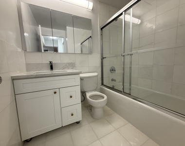 440 East 78th Street - Photo Thumbnail 4