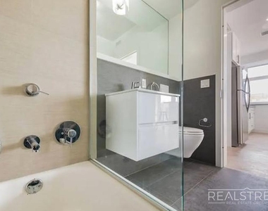 Rogers Avenue - Photo Thumbnail 9