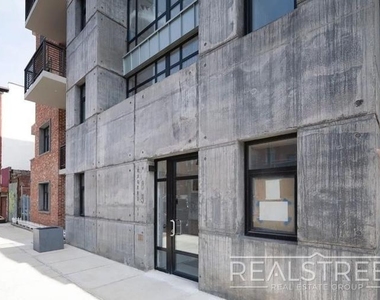Rogers Avenue - Photo Thumbnail 13