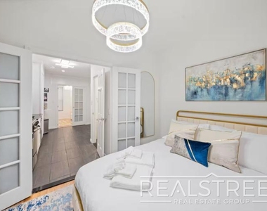 109 Madison Street - Photo Thumbnail 9