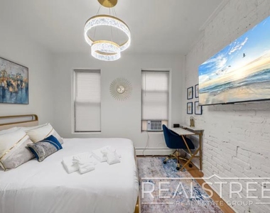 109 Madison Street - Photo Thumbnail 7