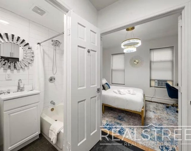 109 Madison Street - Photo Thumbnail 10